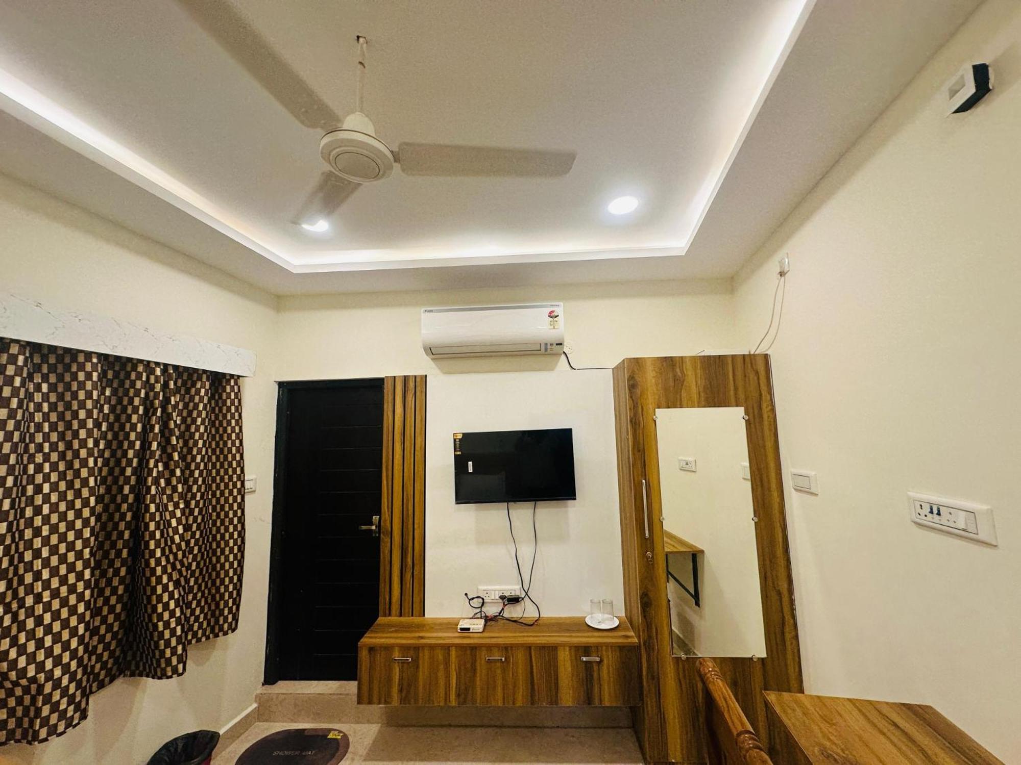 Mahadeepam Residency Villa Tiruvannāmalai Eksteriør billede