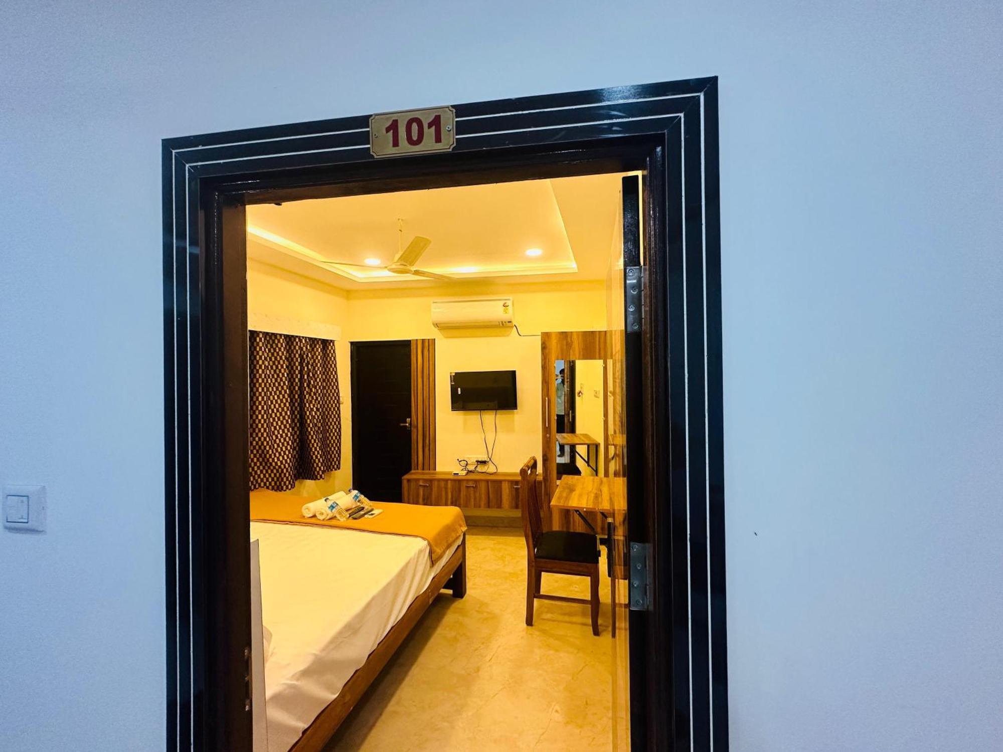 Mahadeepam Residency Villa Tiruvannāmalai Eksteriør billede